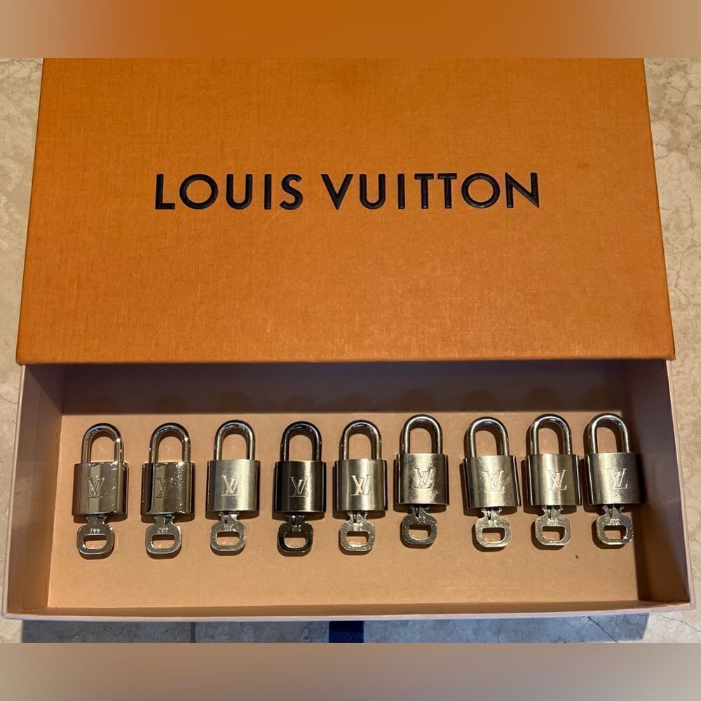 **SUPER RARE** SILVER LOUIS VUITTON LOCK AND KEY